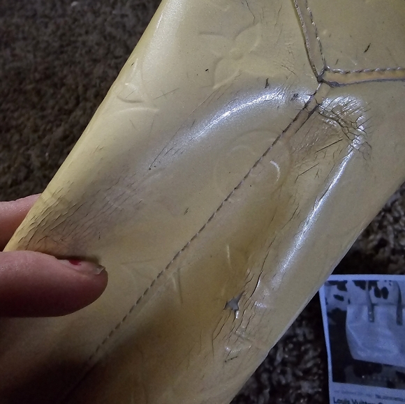 Louis Vutton Cream Color Vernis Bag (READ DESCRIPTION)(VERY USED) - Picture 8 of 14